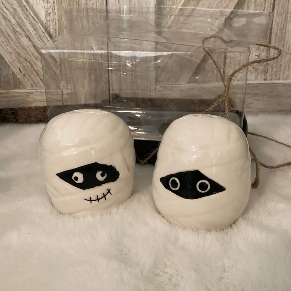 Halloween Mummy Shakers